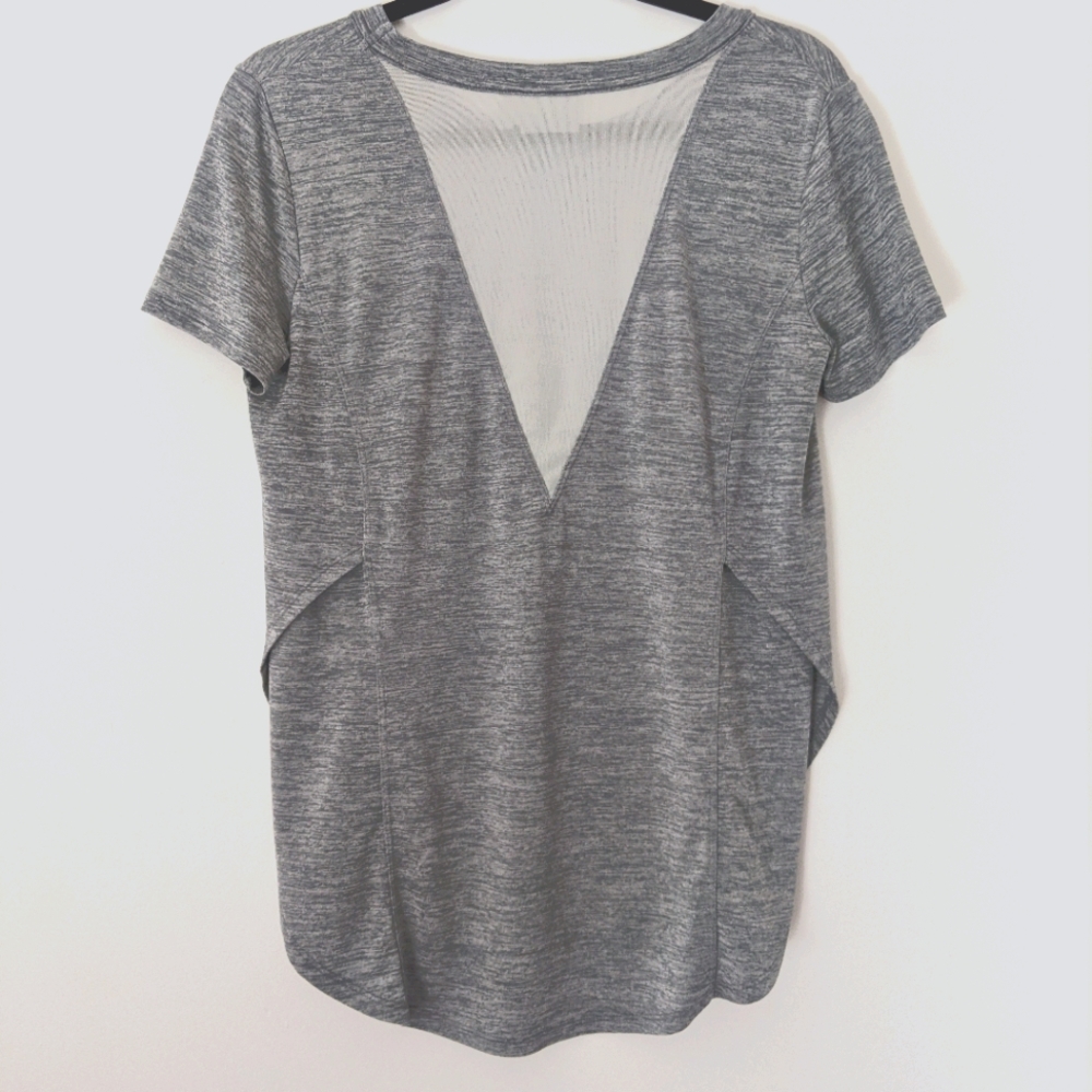 Athleta Utopia Short Sleeve Tee Gray/White XS - Picture 10 of 12